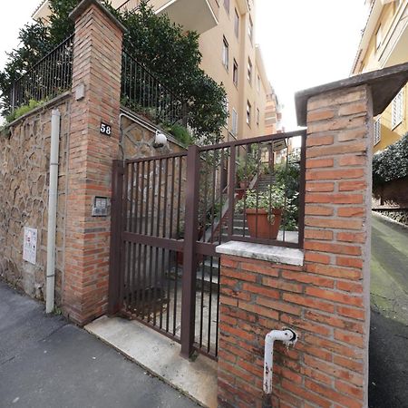 San Pietro City Center Close To The Subway Rome Exterior photo